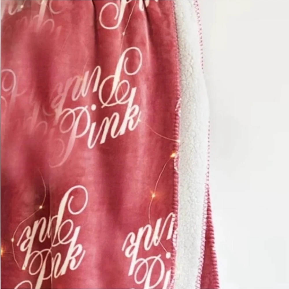 PINK VS SHERPA BLANKET